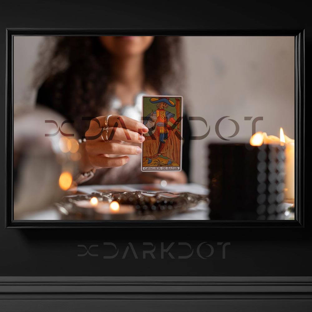 tarot bakan kadin medyum fotografi tarot kartlari fotografi fal fotograflari