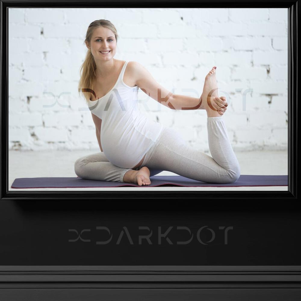 yoga yapan hamile kadin fotografi hamile kadin spor yaparken poz veriyor