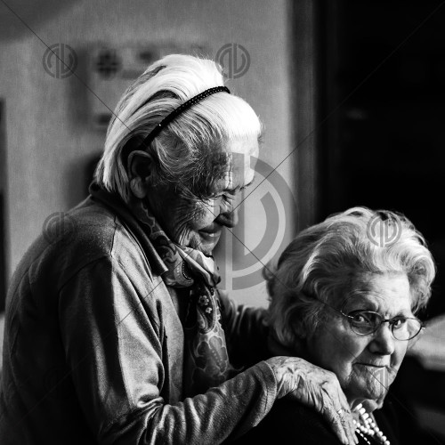 Yaşlı Kadınlar