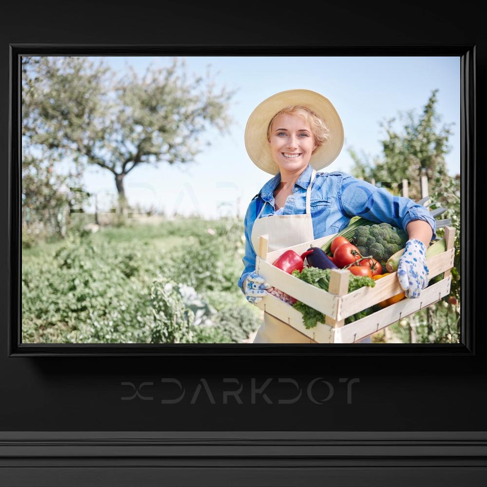 genc guzel sarisin bahcevan kadin bahcede calisan kadin fotograflari