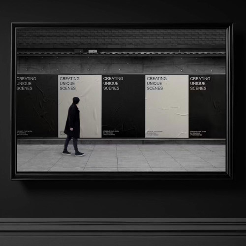 4048 duvara yapistirilmis bilboard reklam tasarim mockup caddede yuruyen adam