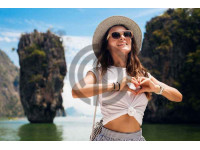 3211 tatile cikmis kadin fotografi beyaz elbiseli kadin turizm tatil fotograflari telifsiz