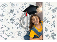 3006 egitim fotograflari web banner ilkokul ogrenci kiz gulumseyen kolej ogrencisi