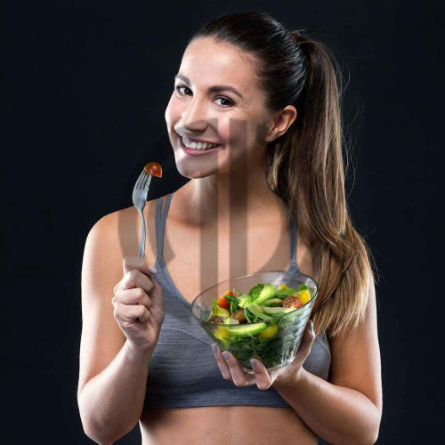 spor yapan kiz diyet urunleri salatalik fotografi