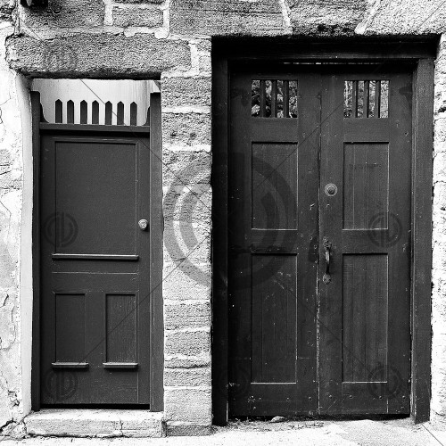 Siyah Beyaz Kapı Fotoğrafı 1