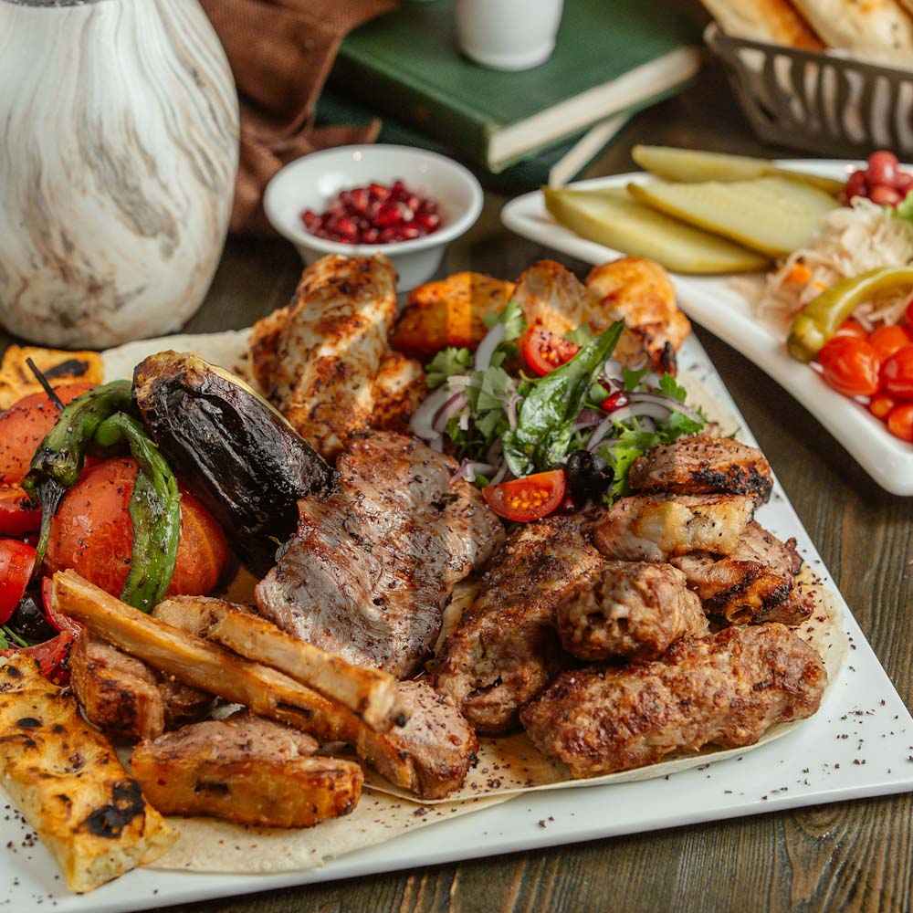 karisik izgara et urunleri tavuk kebap sis kebap