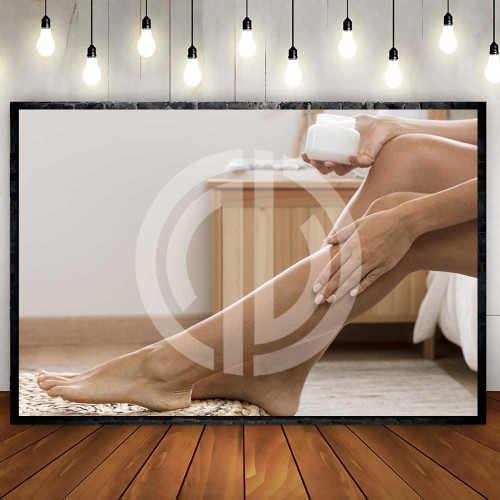 Pürüzsüz kadın bacakları fotoğrafı ağda