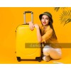 Sari valizli kadin fotograf tatil gorsel