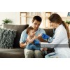 Bebek muayene kadin doktor evde babasiyla