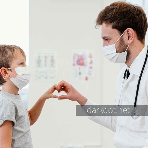 Cocuk hasta muayene eden doktor fotografi