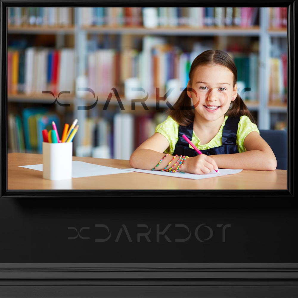ogrenci fotograflari egitim fotograflari ders calisan kucuk kiz ogrenci resimleri