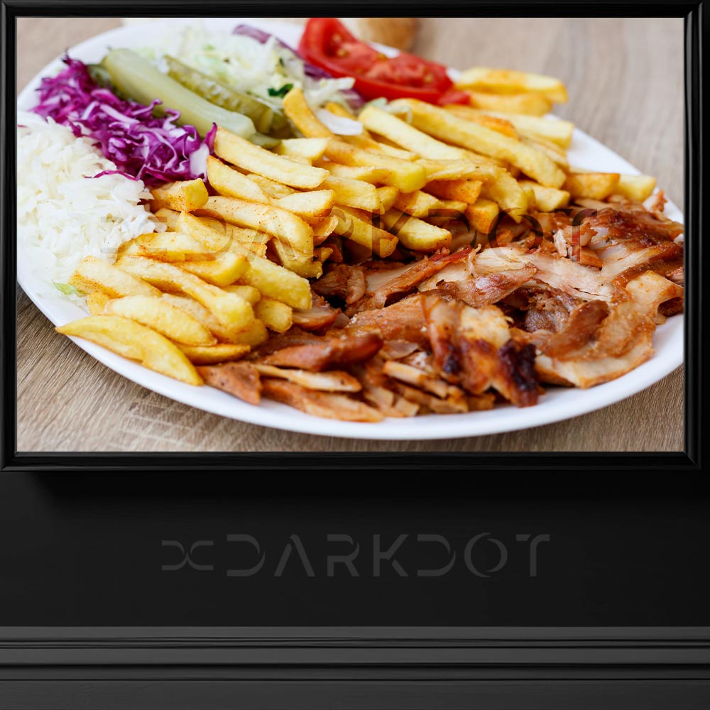 tavuk doner fotograflari tabakta kesilmis yaprak tavuk doner fotografi
